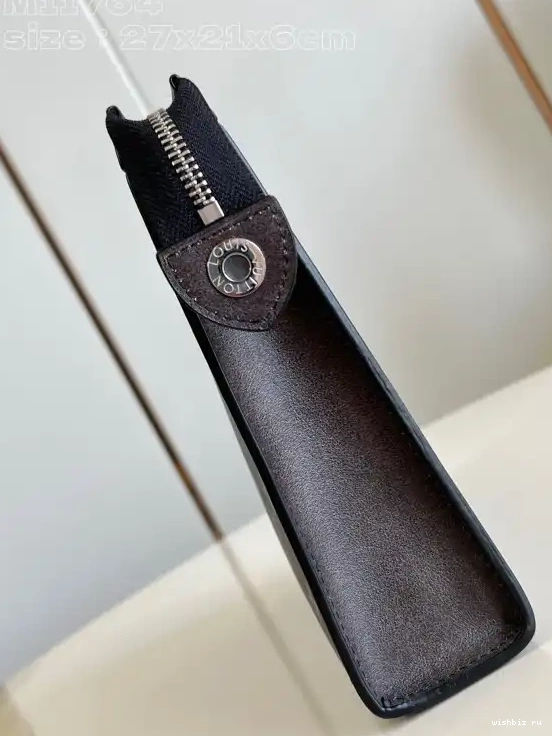 WIS VOYAGE-27*21*6CM VUITTON LOUIS POCHETTE 0530
